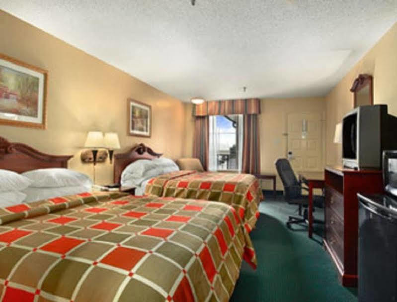 Motel Super 8 By Wyndham New Iberia Esterno foto